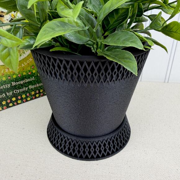 The Shift Planter, Indoor Flower Pot, Tabletop Planter, Textured Diamond Pattern - Picture 2 of 10